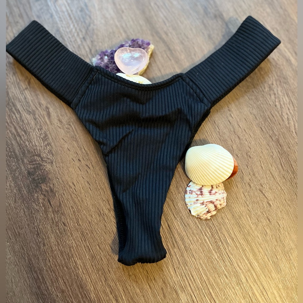 Montce black cheeky bikini bottom
